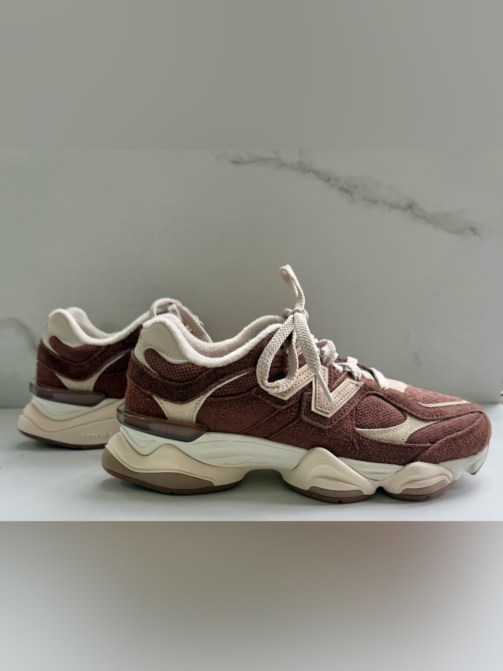 New Balance 9060 Unisex Sneaker Timber Wolf/Rich Oak - Picture 2 of 4
